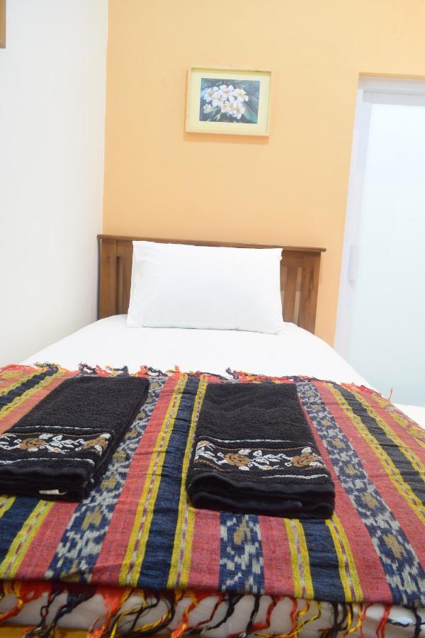 The Cabin Hotel Ambasador ยอกยาการ์ตา ภายนอก รูปภาพ