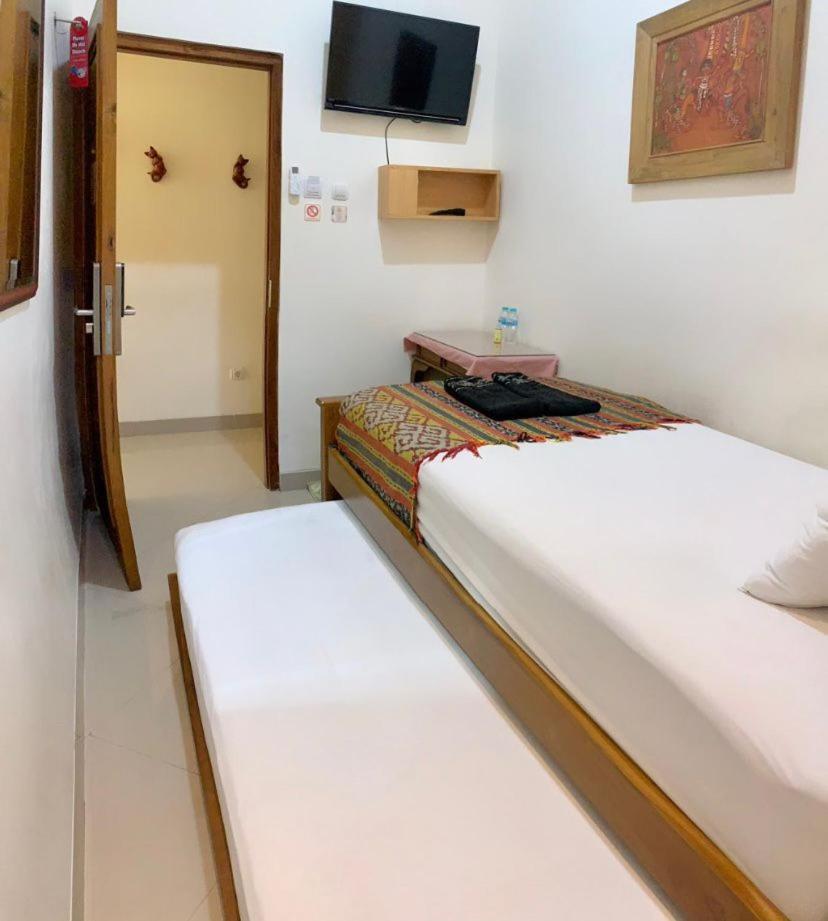 The Cabin Hotel Ambasador ยอกยาการ์ตา ภายนอก รูปภาพ